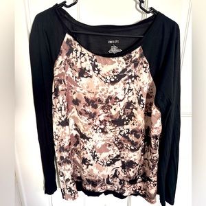 JENNIFER LOPEZ BLACK PATTERNED LONG SLEEVE SHIRT - SIZE L